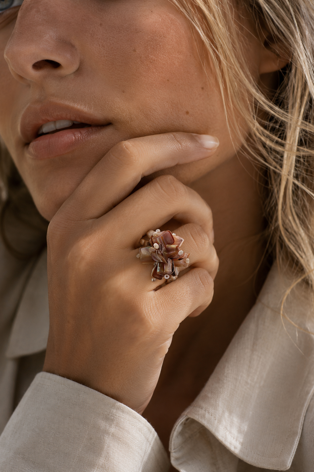 Anello Madreperla – Anello con elementi in madreperla Surya