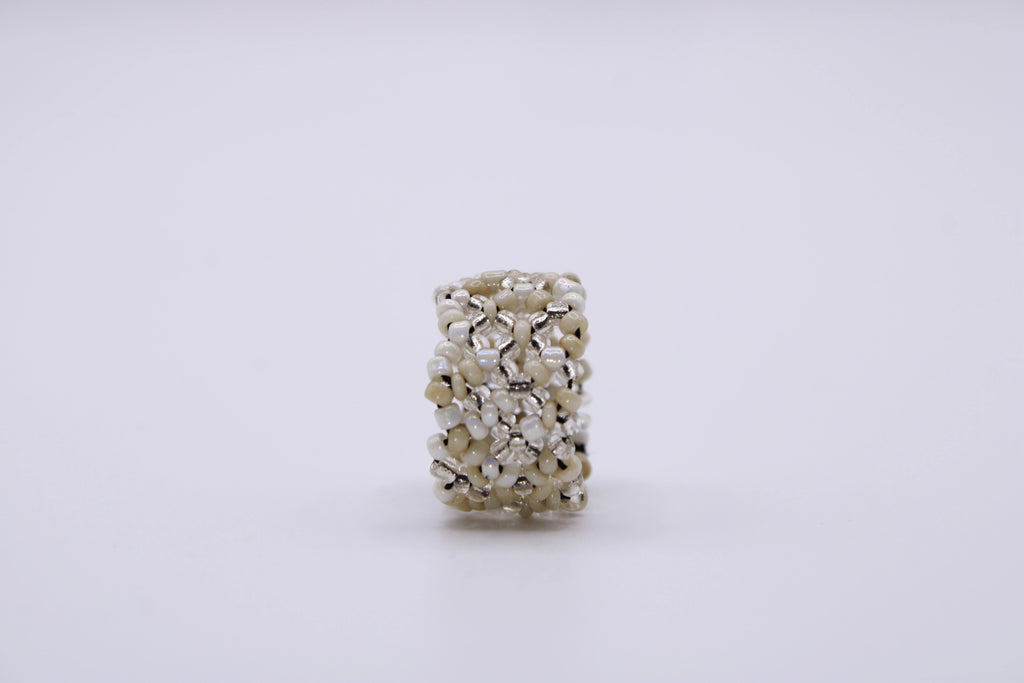 Anello Lumina – Anello in perline lavorate a mano Surya