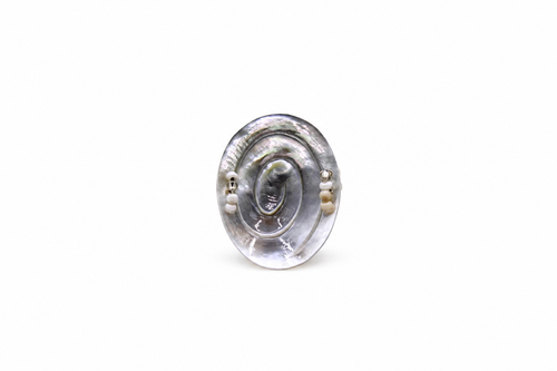 Anello Luce – Anello in madreperla lavorata a mano Surya