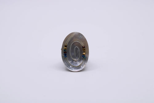 Anello Luce – Anello in madreperla lavorata a mano Surya