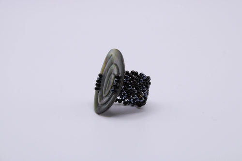 Anello Luce – Anello in madreperla lavorata a mano Surya