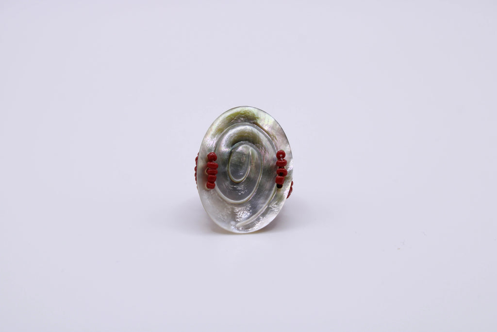 Anello Luce – Anello in madreperla lavorata a mano Surya