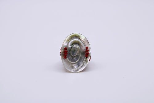 Anello Luce – Anello in madreperla lavorata a mano Surya