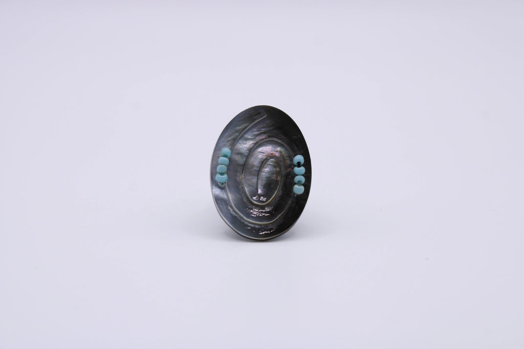 Anello Luce – Anello in madreperla lavorata a mano Surya
