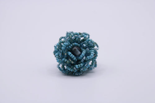 Anello Rosa – Anello in perline con struttura floreale Surya