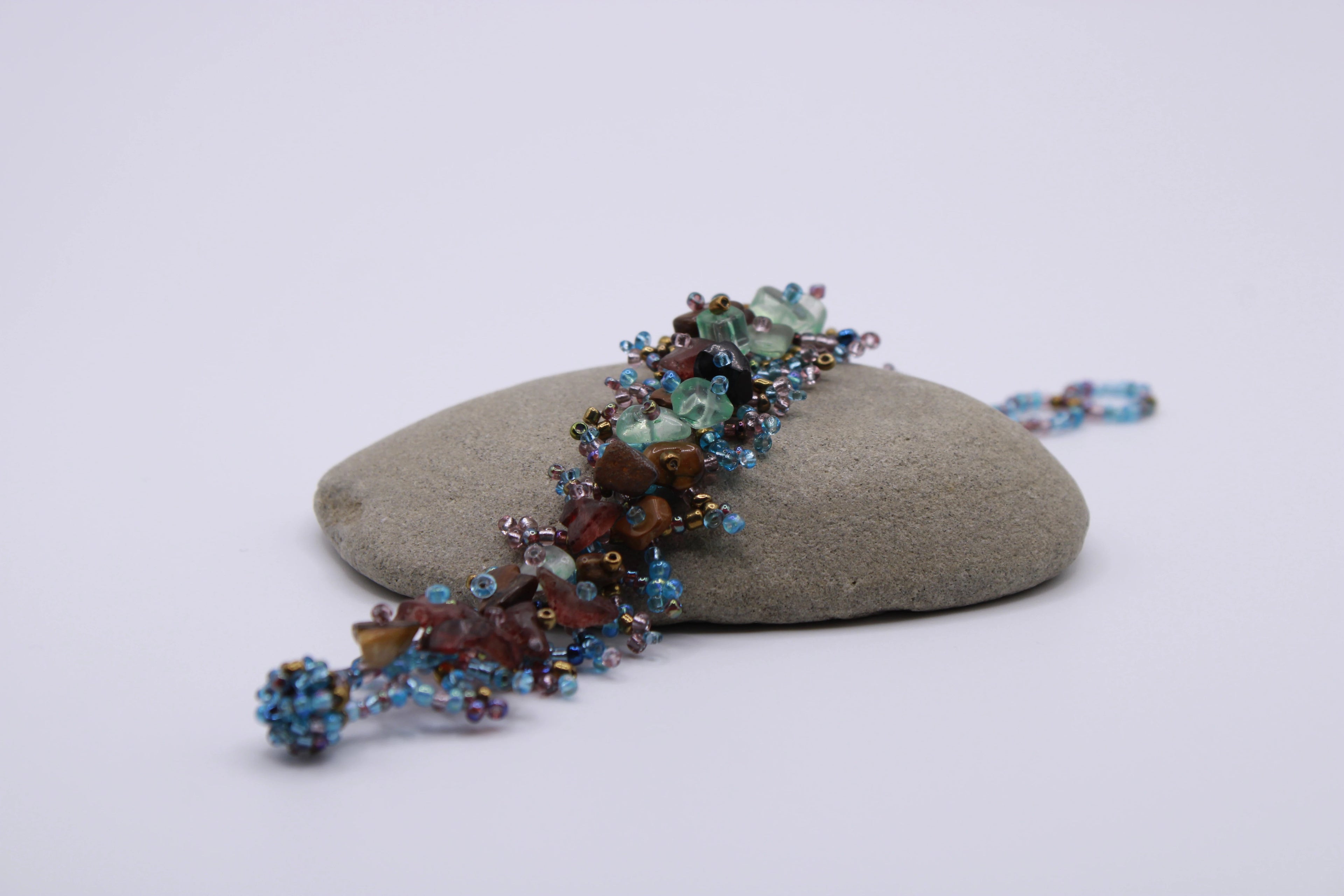 Bracciale Corallo – Bracciale in pietre naturali lavorate a mano Surya
