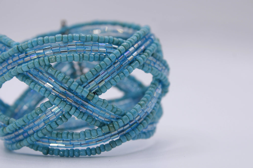 Bracciale Intreccio – Bracciale rigido in perline intrecciate a mano Surya