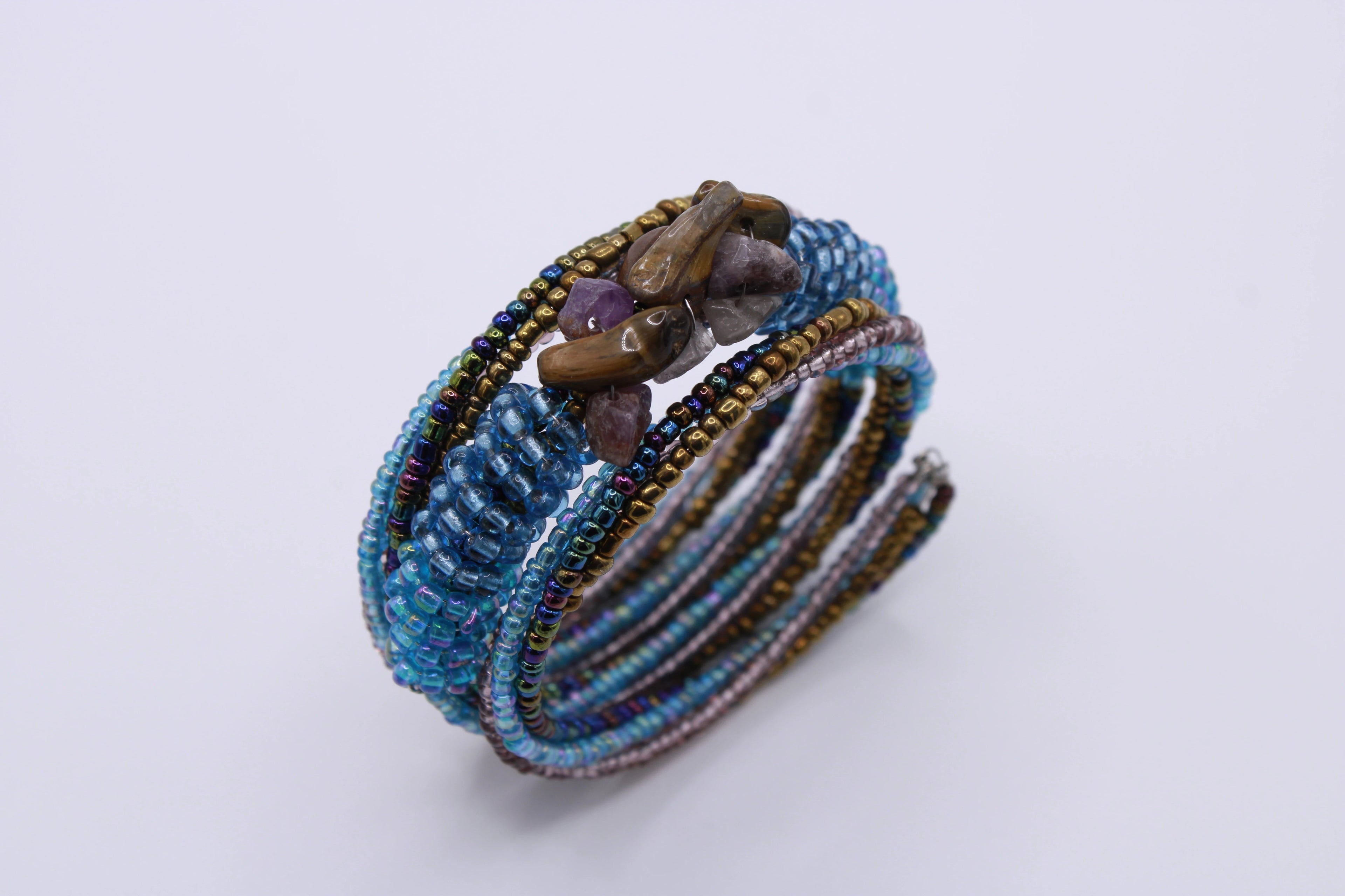 Bracciale Spirale – Bracciale avvolgente in perline lavorate a mano Surya