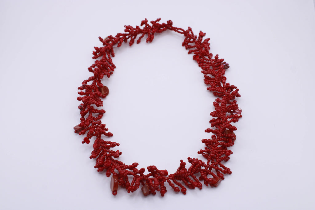 Collana Corallo – Collana in perline e pietre lavorate a mano Surya