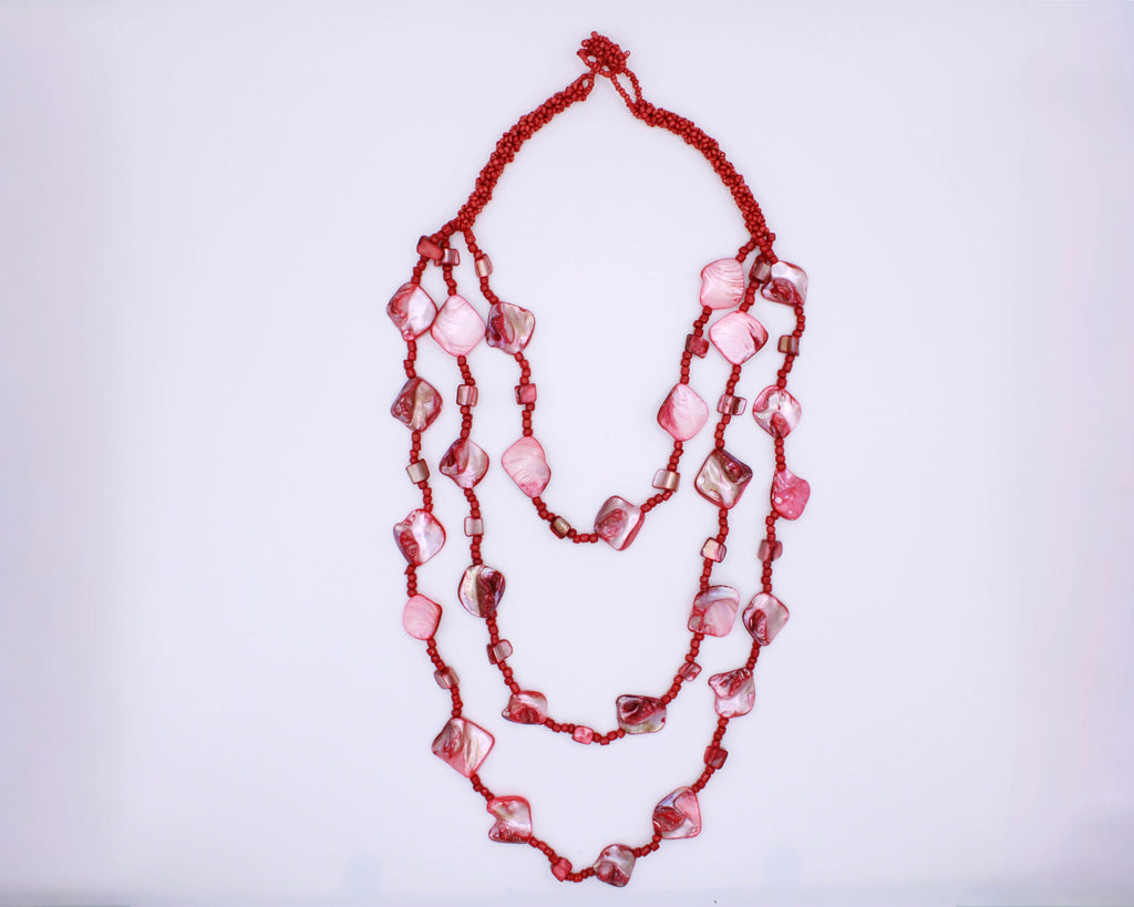 Collana Essenza – Collana multifilo in perline e madreperla Surya
