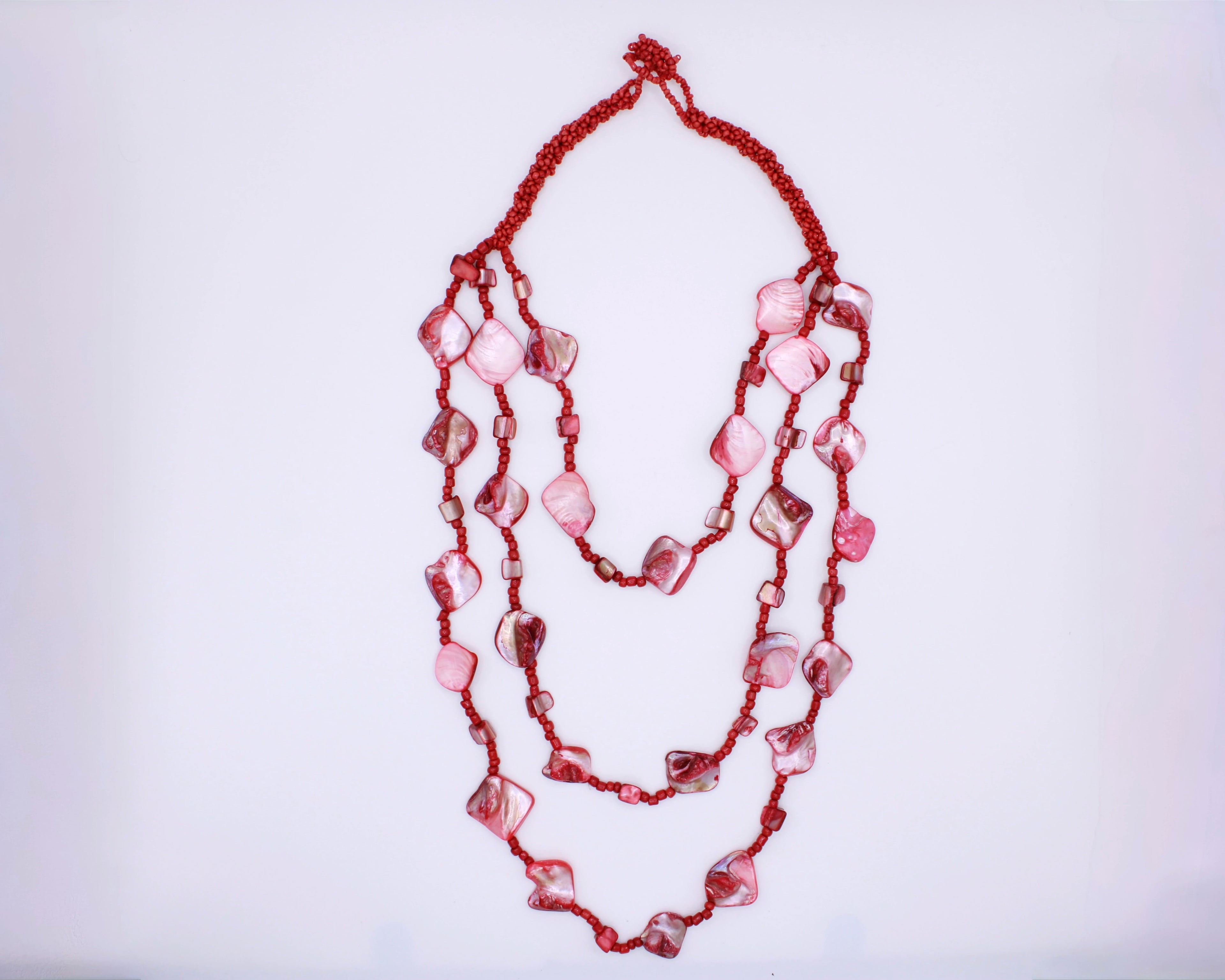 Collana Essenza – Collana multifilo in perline e madreperla Surya