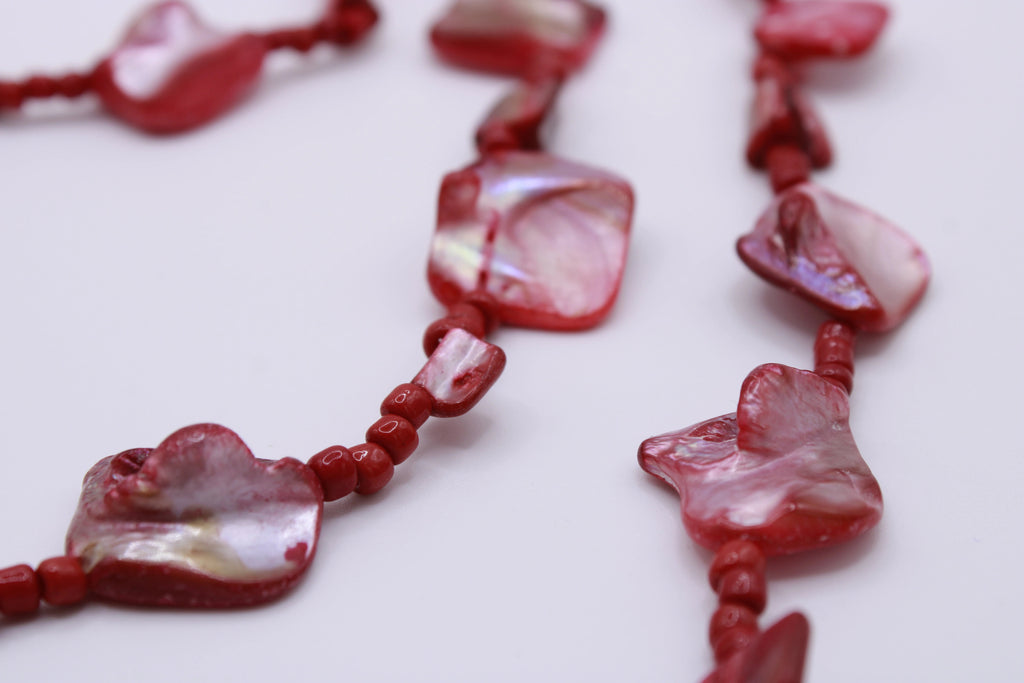 Collana Essenza – Collana multifilo in perline e madreperla Surya