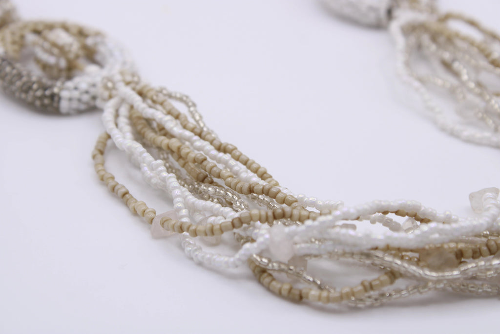 Collana Legame – Collana in perline con elementi intrecciati Surya