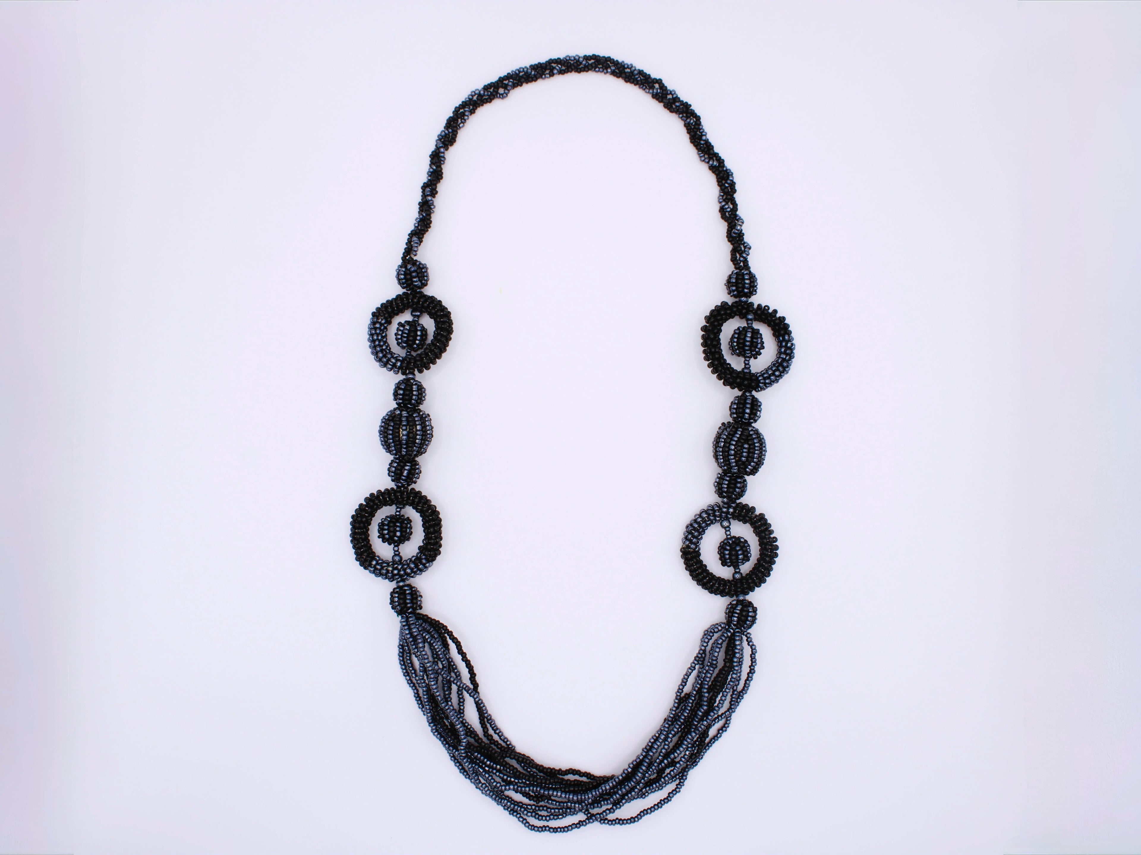 Collana Legame – Collana in perline con elementi intrecciati Surya