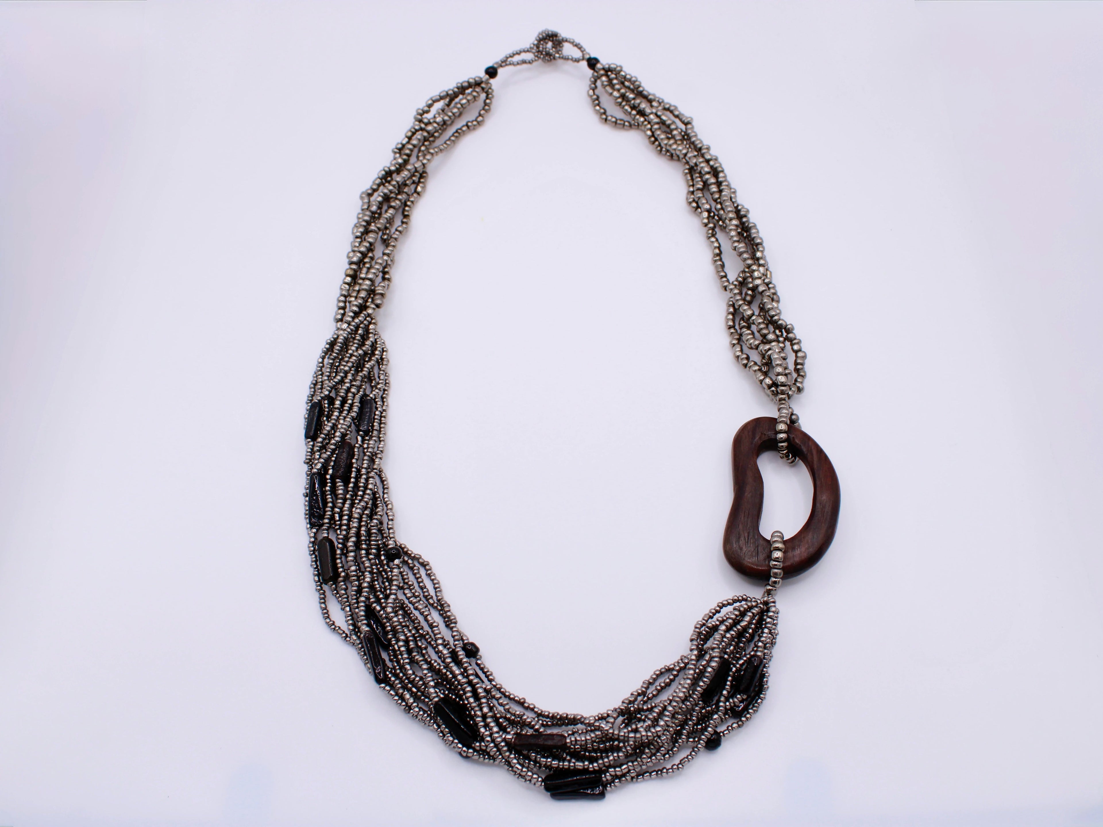 Collana Goccia – Collana multifilo con inserto in legno ebano Surya