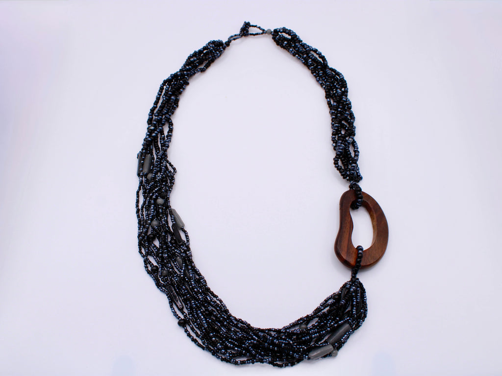 Collana Goccia – Collana multifilo con inserto in legno ebano Surya