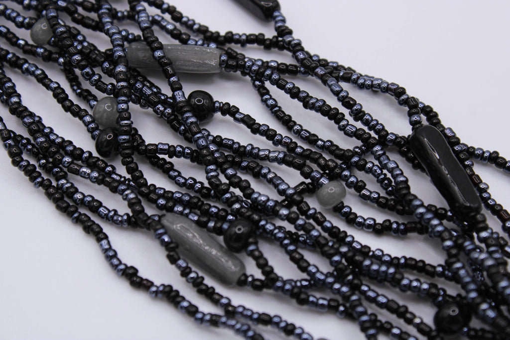 Collana Goccia – Collana multifilo con inserto in legno ebano Surya