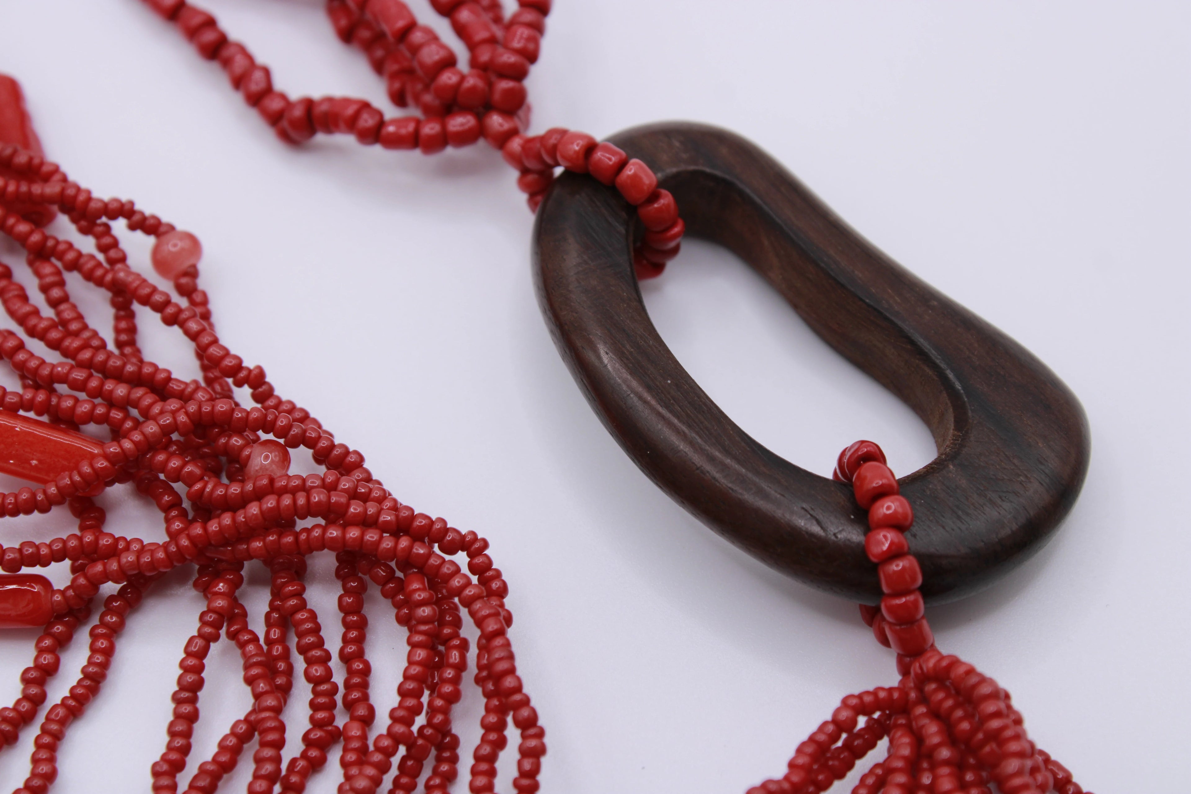 Collana Goccia – Collana multifilo con inserto in legno ebano Surya