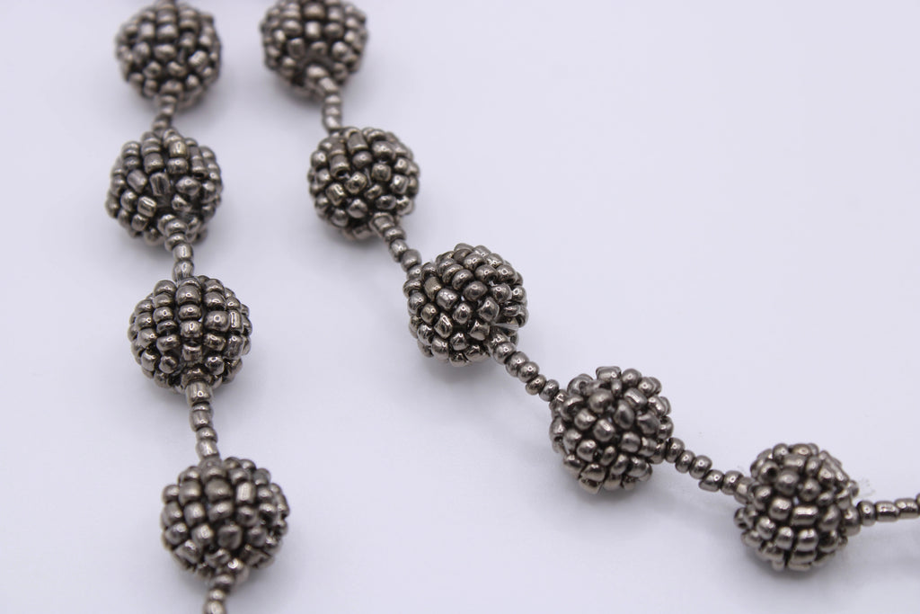 Collana Sfere – Collana lunga in perline con sfere Surya