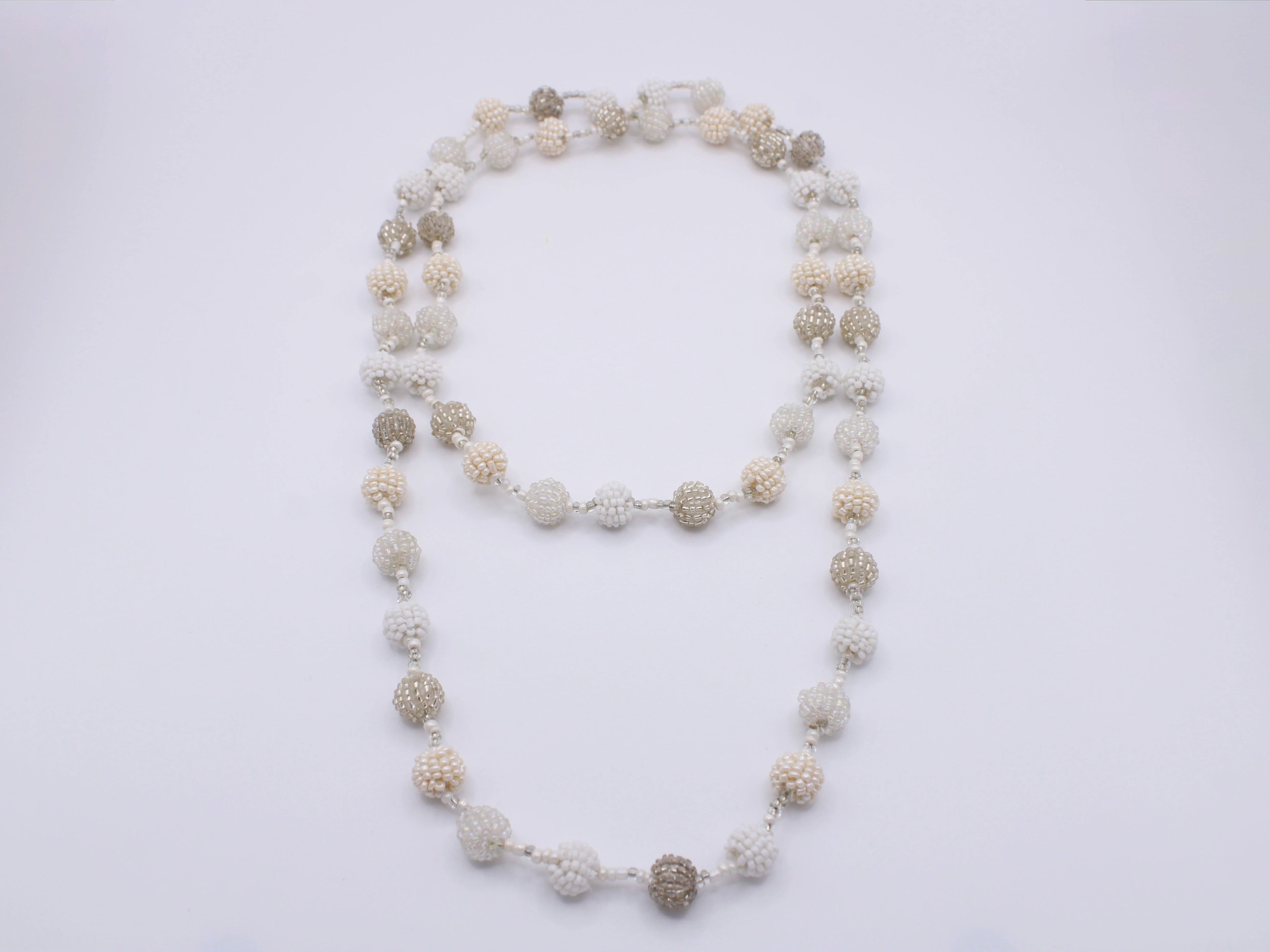 Collana Sfere – Collana lunga in perline con sfere Surya