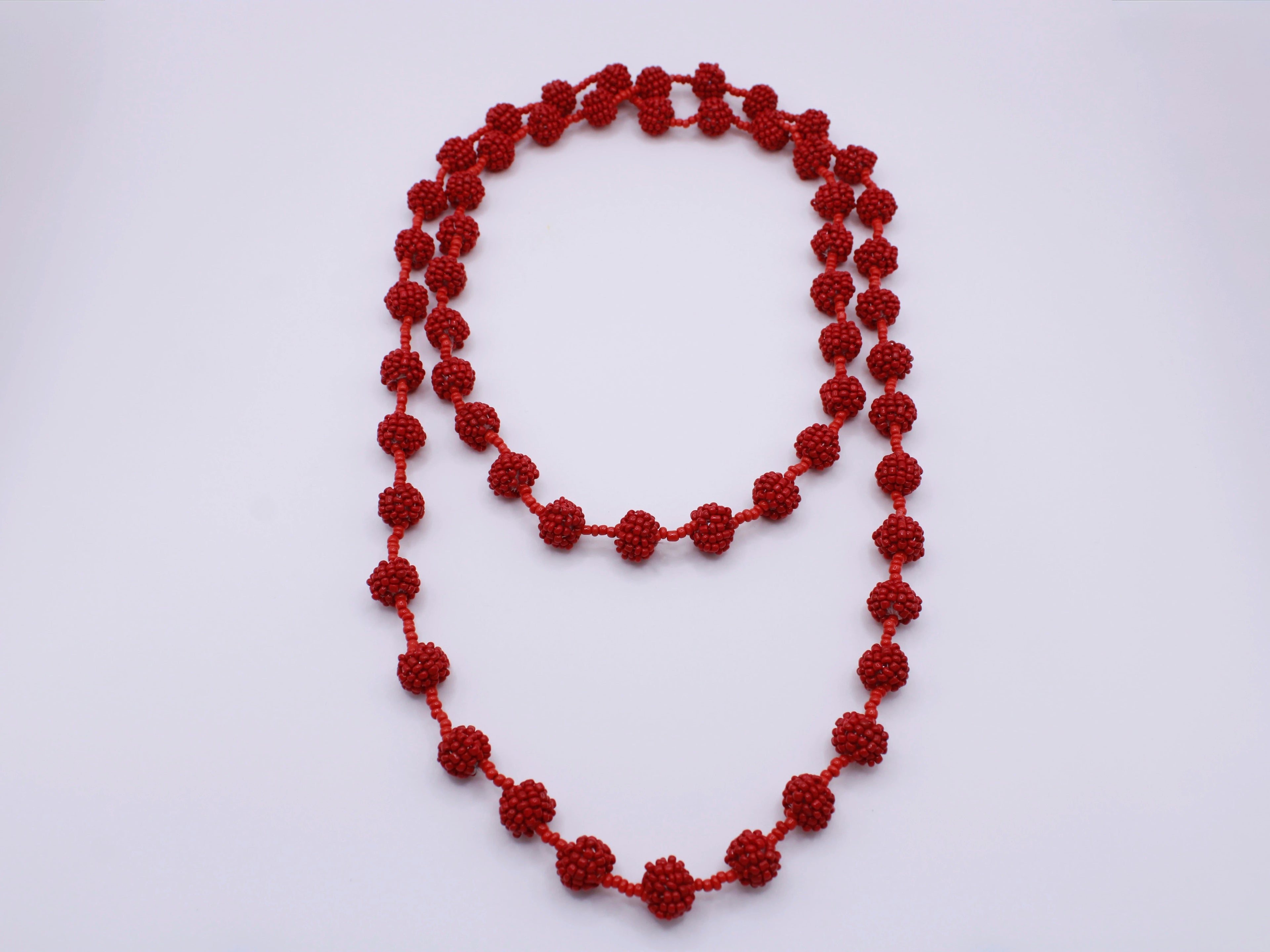 Collana Sfere – Collana lunga in perline con sfere Surya