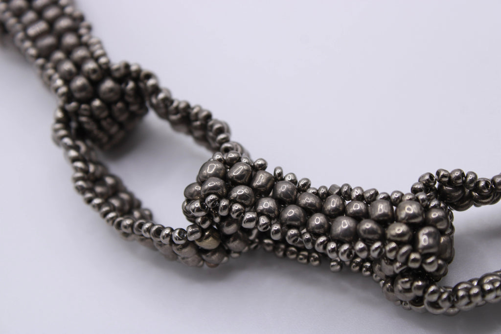 Collana Unione – Collana con design catena in perline Surya