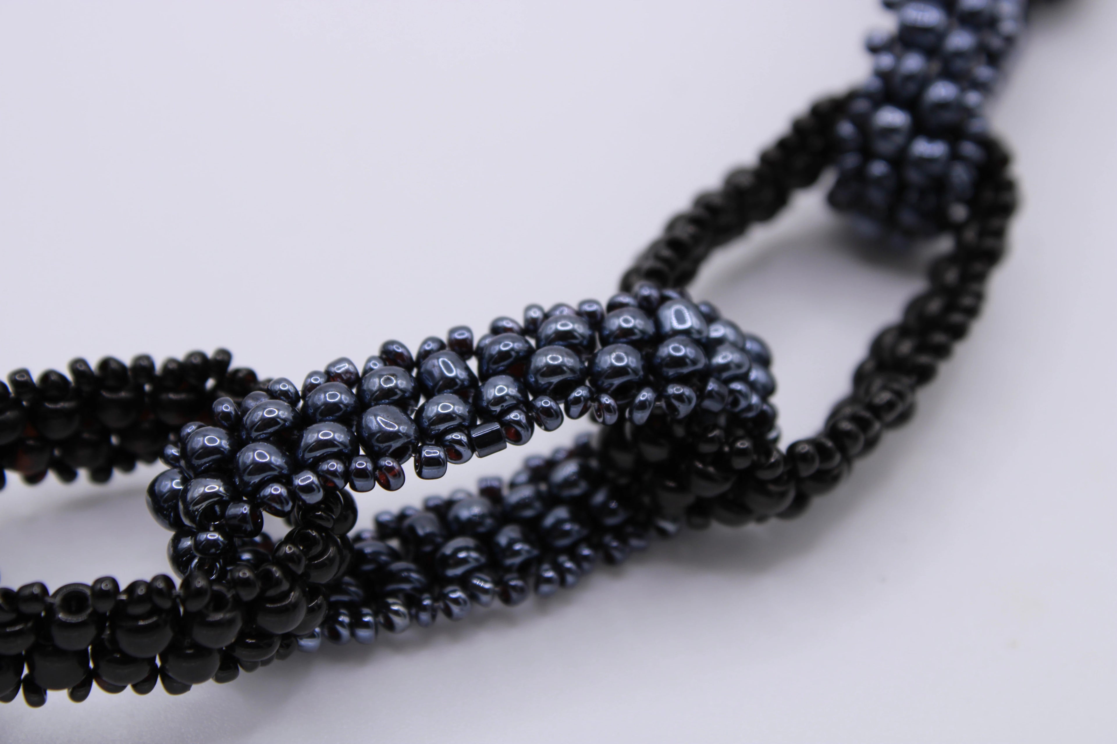 Collana Unione – Collana con design catena in perline Surya