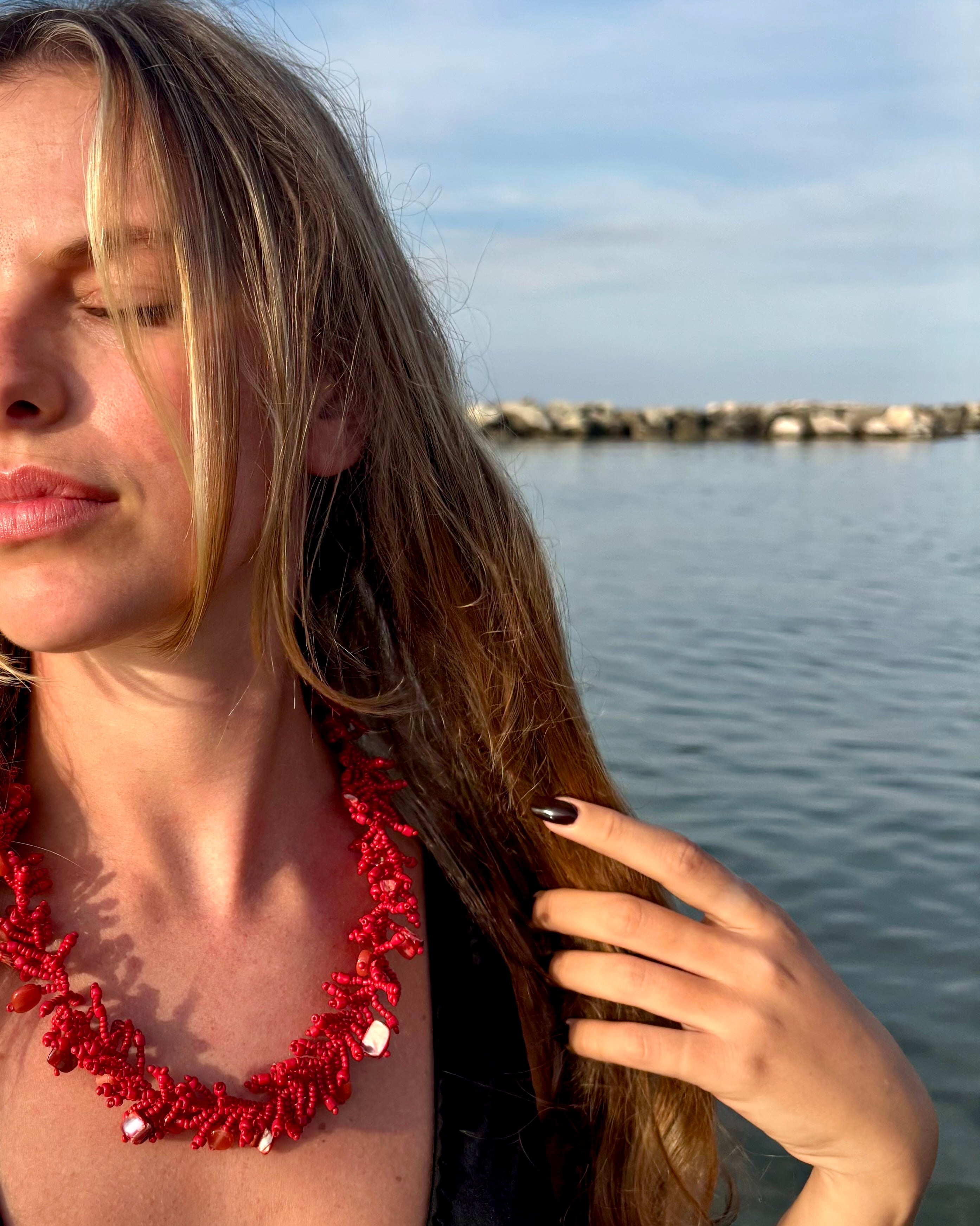 Collana Corallo – Collana in perline e pietre lavorate a mano Surya